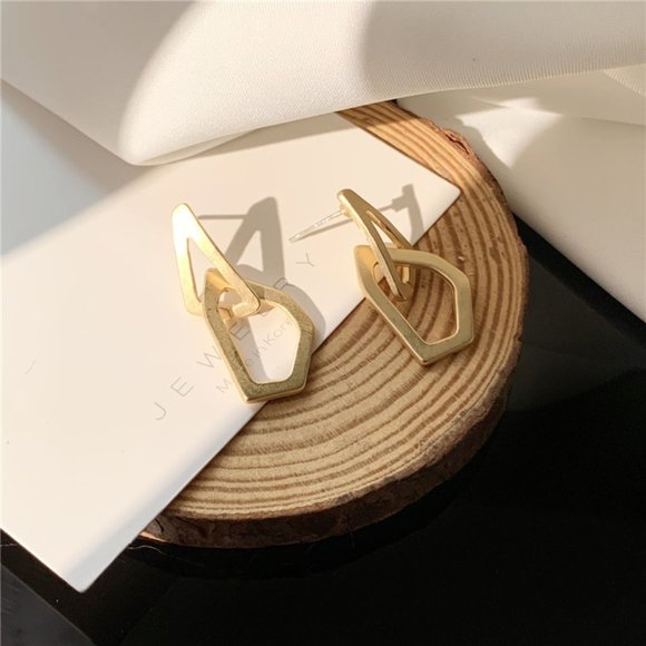 💙Geometric Metal Shape Link Knots Earring - Picture 3 of 8